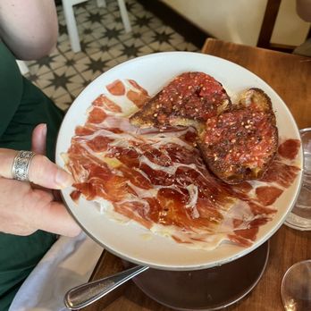 ZuZu - Plato de Charcuterie - Tapas Bars Near Me - Napa, California ZuZu - Plato de Charcuterie - Tapas Bars Near Me - Napa, California