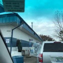 Wet Willy's Auto Bath - Interior clean up is performed by the side the of the car wash (after the exterior wash, Space is tight as you are sharing drive thru lanes.