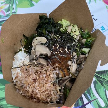 Poke - The vegetarian version: mushroom poke with salads ($62) + salmon roe (+$10) - Hawaiian Near Me - Hong Kong, HK