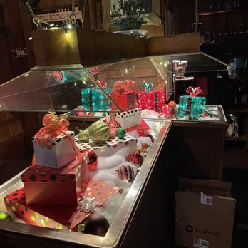 Happy Apple Inn - This was the pre-Covid salad bar now decorated for the holidays - American Near Me - Cream Ridge, New Jersey Happy Apple Inn - This was the pre-Covid salad bar now decorated for the holidays - American Near Me - Cream Ridge, New Jersey