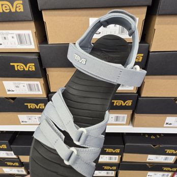 Famous Footwear - Teva - Shoe Stores Near Me - Beaverton, Oregon