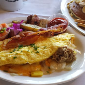 Island Lava Java - Kalua omelette - American Near Me - Kailua Kona, Hawaii