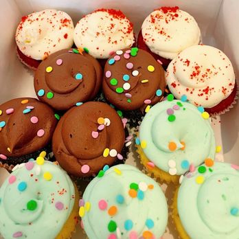 SusieCakes - Laurel Village - Mini cupcakes for 1 coworker's birthday and 1 coworker's retirement. Celebration for close friends/colleagues only. - Bakeries Near Me - San Francisco, California SusieCakes - Laurel Village - Mini cupcakes for 1 coworker's birthday and 1 coworker's retirement. Celebration for close friends/colleagues only. - Bakeries Near Me - San Francisco, California