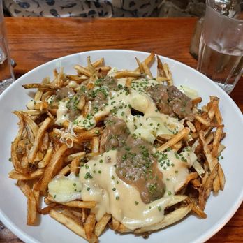 Hopleaf Bar - Poutine frites - Gastropubs Near Me - Chicago, Illinois Hopleaf Bar - Poutine frites - Gastropubs Near Me - Chicago, Illinois