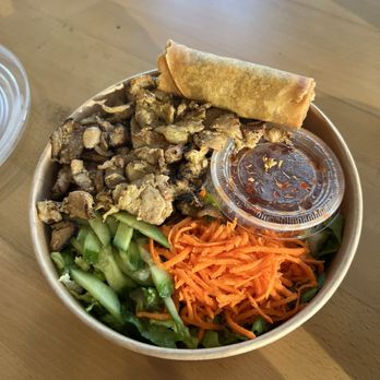 Saiga Vietnamese Eatery - Grilled Pork Vermicelli with Eggroll - Vietnamese Near Me - Orange, California
