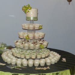 The Cake Courtesan - My wedding cake/cupcakes! So beautiful and so so delicious!