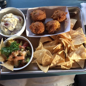 FM Kitchen & Bar - Bars Near Me - Houston, Texas