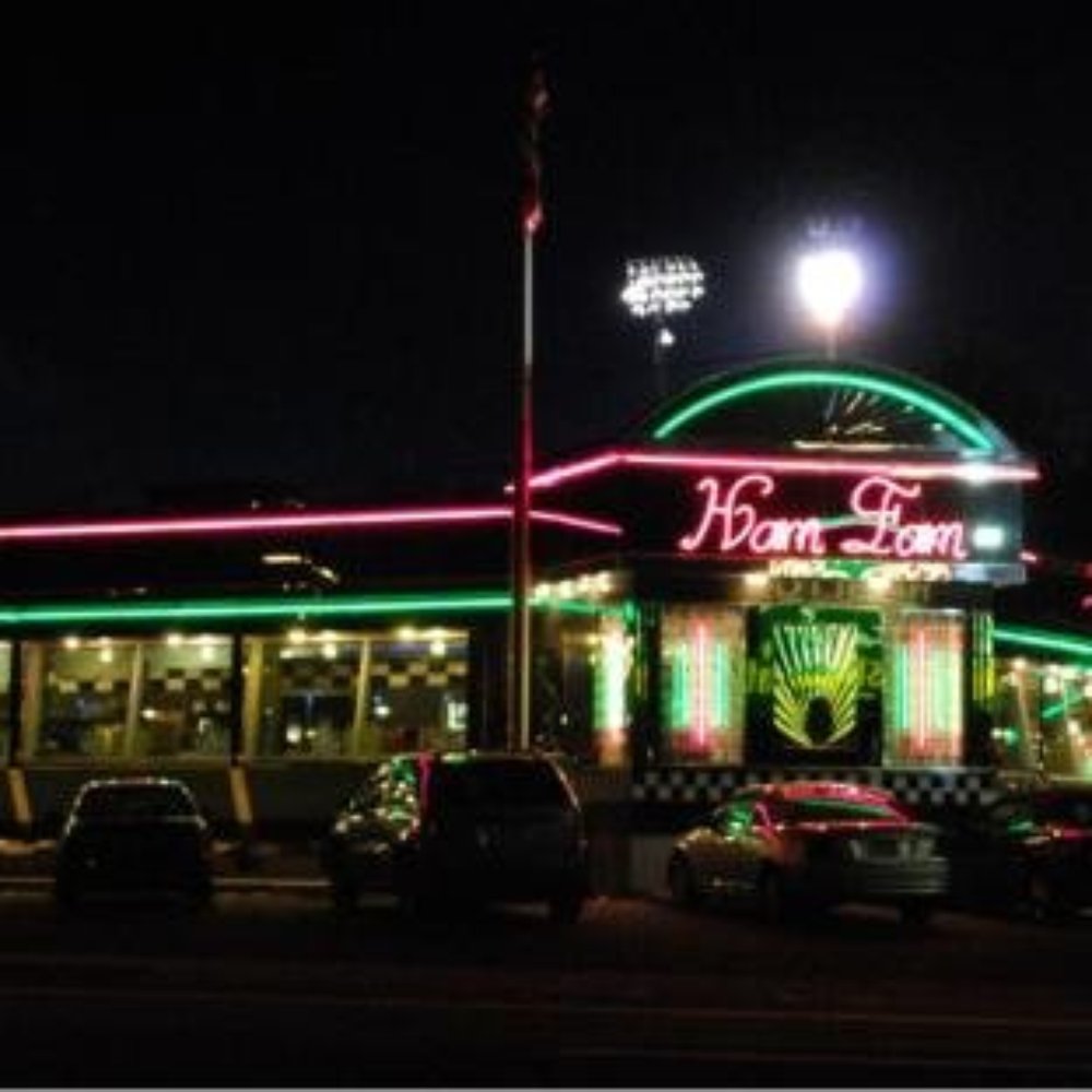 Hamilton Family Restaurant - photo by ccrossphoto.com - Diners Near Me - Allentown, Pennsylvania Hamilton Family Restaurant - photo by ccrossphoto.com - Diners Near Me - Allentown, Pennsylvania
