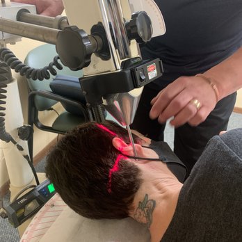 Simmons Chiropractic Clinic - Dr. Kahrs, doing what he does with no cracks and zero pain! - Chiropractors Near Me - Tacoma, Washington Simmons Chiropractic Clinic - Dr. Kahrs, doing what he does with no cracks and zero pain! - Chiropractors Near Me - Tacoma, Washington