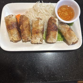Golden Flower Vietnamese - Imperial Rolls w/ Fish Sauce - Vietnamese Near Me - Reno, Nevada
