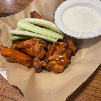 Denny's - Buffalo wings were not what they used to be - American Near Me - El Monte, California