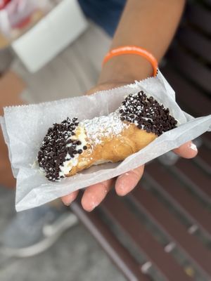 Mike's Pastry by null