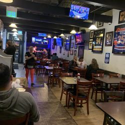 Uptown Pub Down Under - Inside