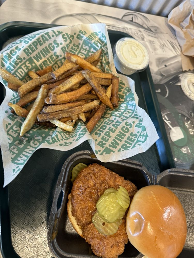 WINGSTOP Updated September 2024 1605 Beltline Rd, Decatur, Alabama