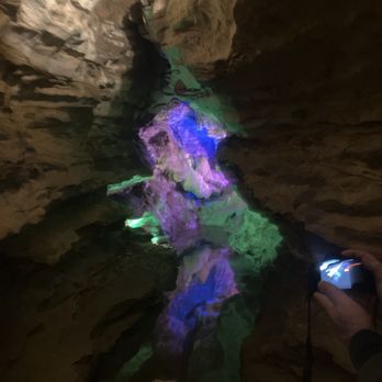 Mark Twain Cave - There's a subterranean pond that looks like an episode of Star Trek. - Landmarks & Historical Buildings Near Me - Hannibal, Missouri Mark Twain Cave - There's a subterranean pond that looks like an episode of Star Trek. - Landmarks & Historical Buildings Near Me - Hannibal, Missouri