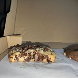 Cookie Jar - Soft & chewy chocolate chip cookie
