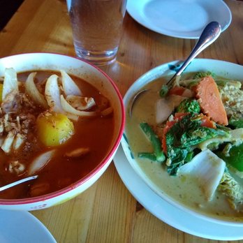 Jatujak - Massaman and green curries - Food Delivery Services Near Me - Toronto, Ontario