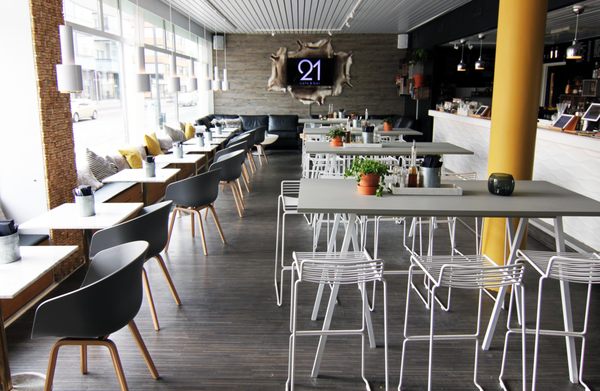 Cafe & Bar 21 by null