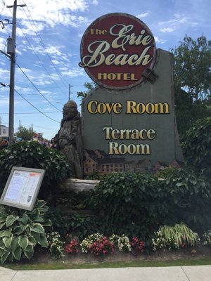 Erie Beach Hotel by null