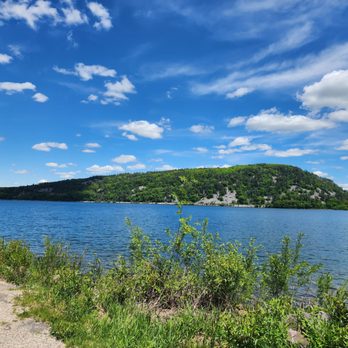 Devil's Lake State Park - Lake - Parks Near Me - Baraboo, Wisconsin