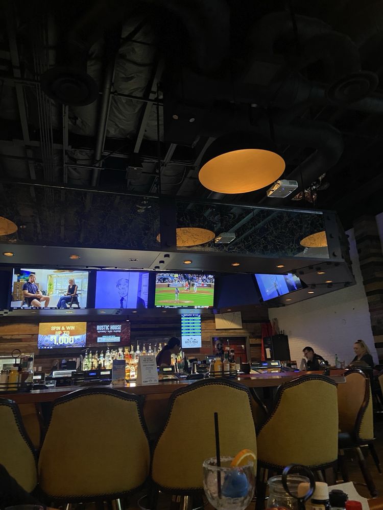 Rustic House - Photo 2