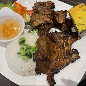Pho Quinn - Grilled Pork Chop & Grilled Chicken with Rice - Vietnamese Near Me - Scarborough, Ontario Pho Quinn - Grilled Pork Chop & Grilled Chicken with Rice - Vietnamese Near Me - Scarborough, Ontario
