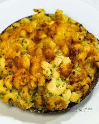 Bobbie Sue's Mac + Cheese by null