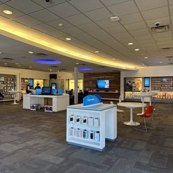 AT&T Store - An open, airy, space clean and well lit.