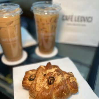 Leovici - Bacon Jalapeño Popper Croissant - Cafes Near Me - Tustin, California