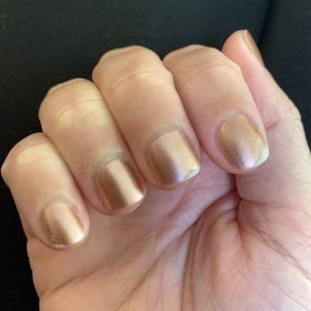Top Nails - Day 2, 4 chipped nails - Nail Salons Near Me - Cincinnati, Ohio Top Nails - Day 2, 4 chipped nails - Nail Salons Near Me - Cincinnati, Ohio