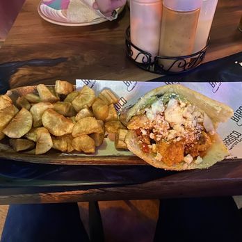 Barroco - Arepa reina pepillada - Latin American Near Me - Lakewood, Ohio