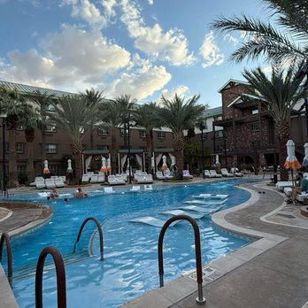 Silverton Casino - Hotels Near Me - Las Vegas, Nevada Silverton Casino - Hotels Near Me - Las Vegas, Nevada