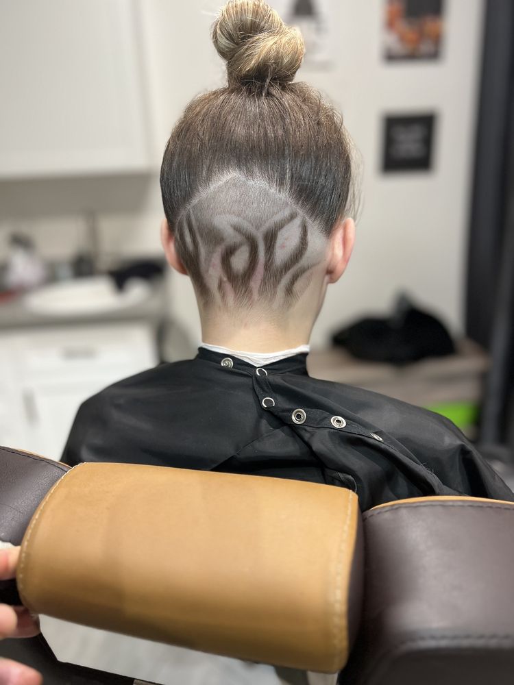 SiR Grooming Lounge Logo