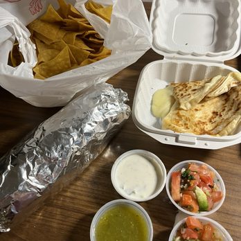 Taquería Rincón Alteño - Sample of my dinner. - Mexican Near Me - Sacramento, California Taquería Rincón Alteño - Sample of my dinner. - Mexican Near Me - Sacramento, California
