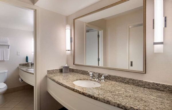 DoubleTree by Hilton Hotel Washington DC - Crystal City by null