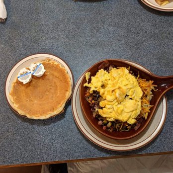 Larry's Place - Meat lover's skillet - Breakfast & Brunch Near Me - Anamosa, Iowa Larry's Place - Meat lover's skillet - Breakfast & Brunch Near Me - Anamosa, Iowa