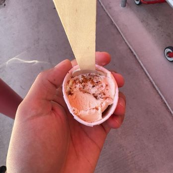 Trader Joe's - VANILLA ICE CREAM WITH ONION POWDER Why? - Grocery Near Me - Encino, California Trader Joe's - VANILLA ICE CREAM WITH ONION POWDER Why? - Grocery Near Me - Encino, California