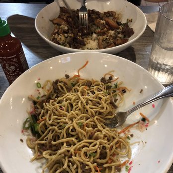 Da Kitchen Maui - Maui Fried Noodles and Teriyaki need/chicken bowl - Hawaiian Near Me - Kihei, Hawaii