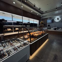 Shokku Bakery - Interior
