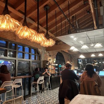 Dripp - Interior - Coffee & Tea Near Me - Fullerton, California