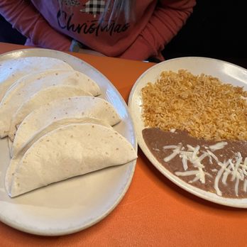 El Chico - Grilled chicken tacos with beans and rice - Mexican Near Me - Knoxville, Tennessee