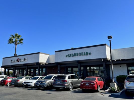 Starbread Bakery by null