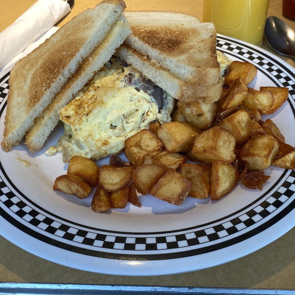 Birdseye Diner - Diners Near Me - Castleton, Vermont