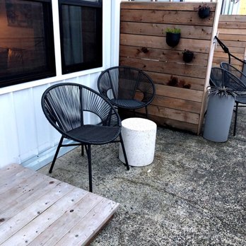 Bowline Hotel - Sitting area on the water - Hotels Near Me - Astoria, Oregon Bowline Hotel - Sitting area on the water - Hotels Near Me - Astoria, Oregon