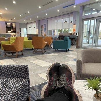 La Quinta Inn and Suites - Decided to stay another day ! This lobby is so accommodating! - Hotels Near Me - Brunswick, Georgia La Quinta Inn and Suites - Decided to stay another day ! This lobby is so accommodating! - Hotels Near Me - Brunswick, Georgia