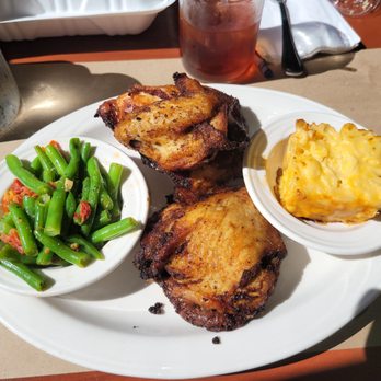 Julep Kitchen & Bar - Fried Chicken with Mac and Cheese and Green Beans - Barbeque Near Me - Annapolis, Maryland Julep Kitchen & Bar - Fried Chicken with Mac and Cheese and Green Beans - Barbeque Near Me - Annapolis, Maryland