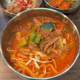 육칼면 Original Yukgaejang with Fresh Pasta 육칼면 Original Yukgaejang with Fresh Pasta