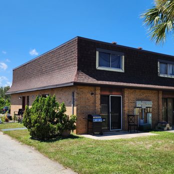 Pro's Choice Roofing - New finished roof replacement on home. - Roofing Near Me - Merritt Island, Florida Pro's Choice Roofing - New finished roof replacement on home. - Roofing Near Me - Merritt Island, Florida