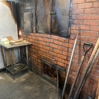 Everett & Jones - Now that's a smoker - Barbeque Near Me - Berkeley, California Everett & Jones - Now that's a smoker - Barbeque Near Me - Berkeley, California