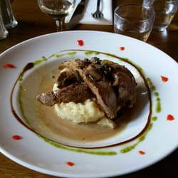 Plat du jour : aiguillettes de canard et écrasé de pommes de terre